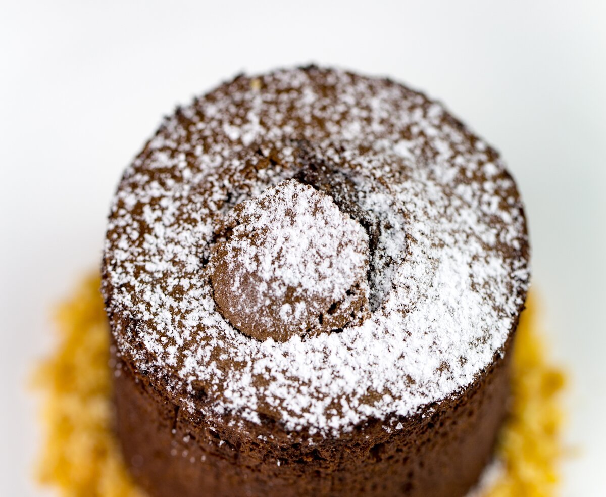 Chocolate fondant with crumb